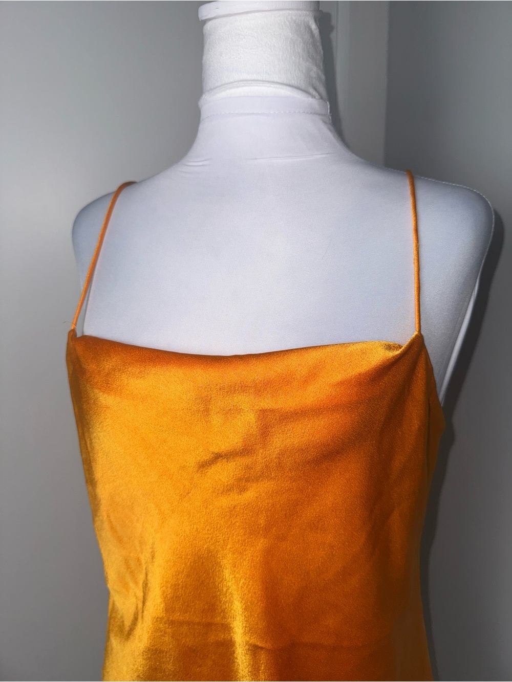 Alice + Olivia Harmony Drapey Silk Tank in Tangerine/Size Large - Picture 3 of 10